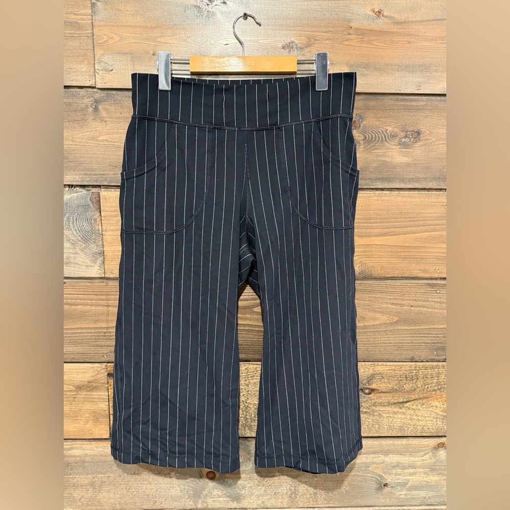Lululemon Athletica Black Pinstripe Capris